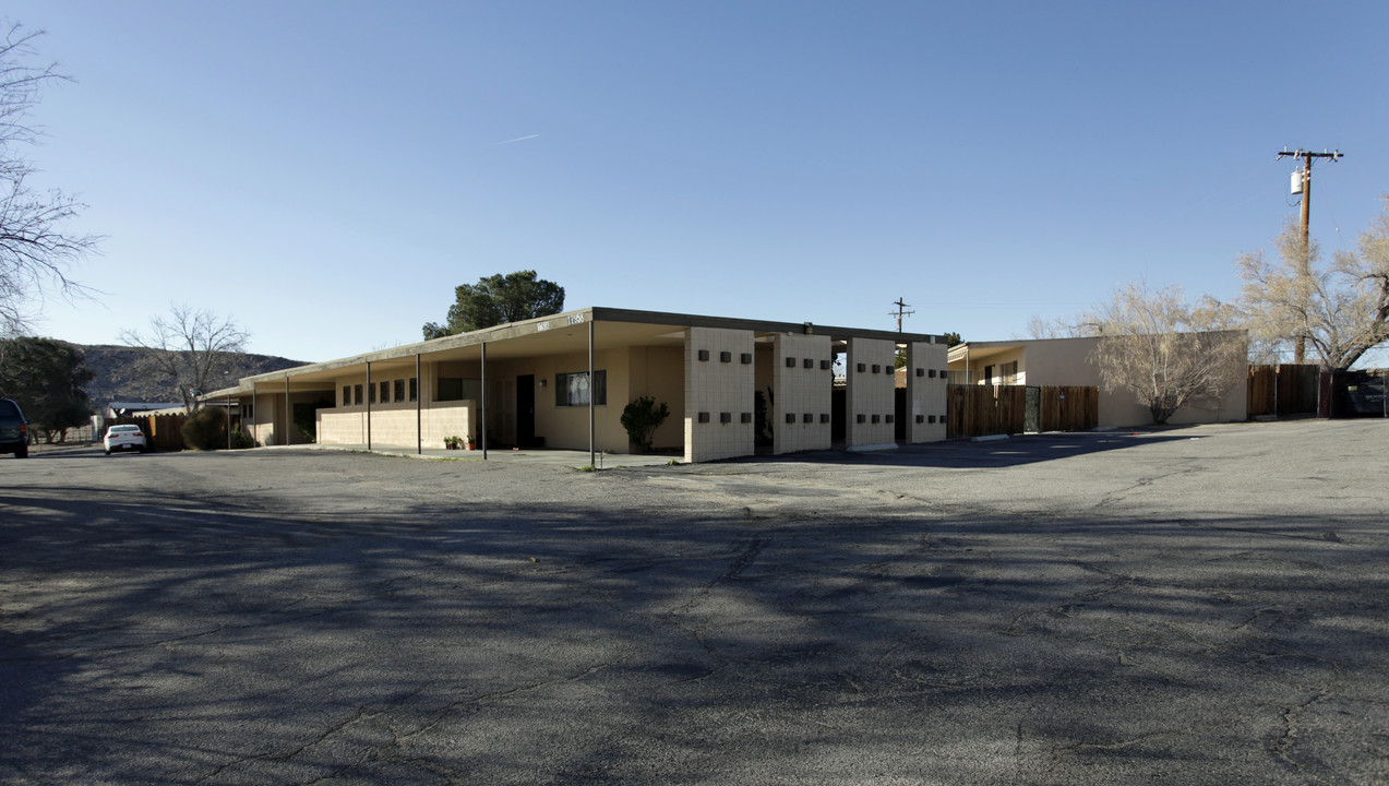 17938 Quantico Rd in Apple Valley, CA - Building Photo