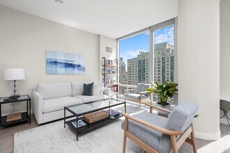23 W Chicago Ave in Chicago, IL - Building Photo - Building Photo