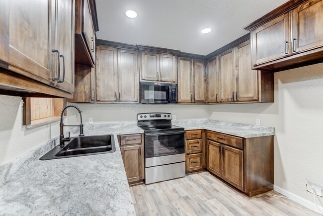 property at 305 Yaupon St