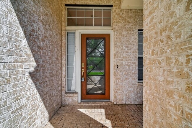 property at 10 Tillamook Ct