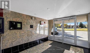 2645 Kipling Ave in Toronto, ON - Building Photo - Building Photo