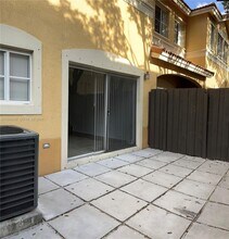 8432 NW 107 Ct in Doral, FL - Building Photo - Building Photo