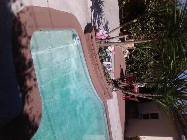6370 Bothwell Rd, Unit 43 in Tarzana, CA - Foto de edificio - Building Photo