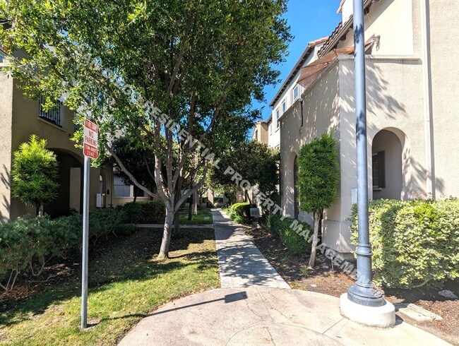 10521 Zenor Ln in San Diego, CA - Building Photo - Building Photo
