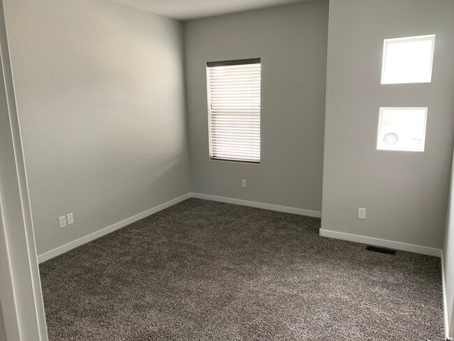 6461 Vistancia Ave, Unit Upstairs Bedroom in Colorado Springs, CO - Building Photo - Building Photo