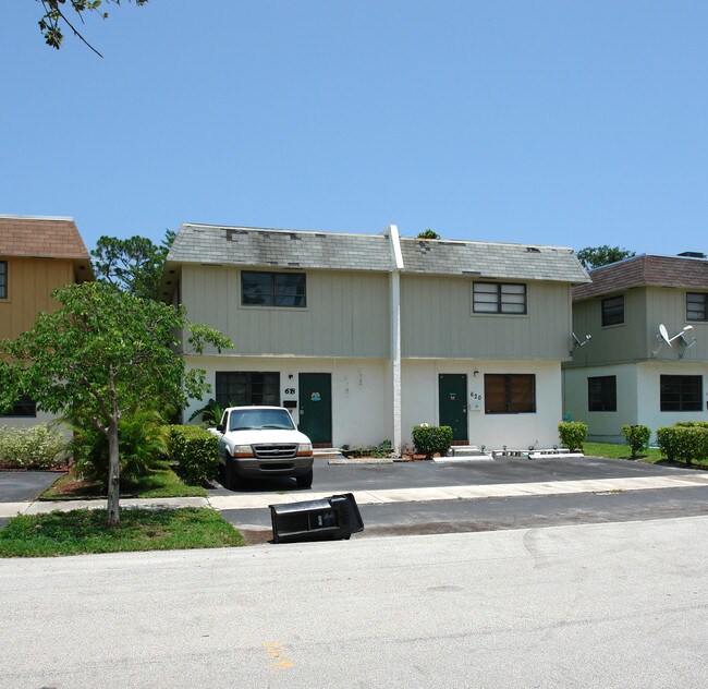 618-624 SW 7th Ave in Fort Lauderdale, FL - Building Photo - Building Photo