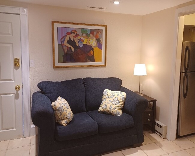 73 Weaver St, Unit A in Greenwich, CT - Building Photo - Building Photo