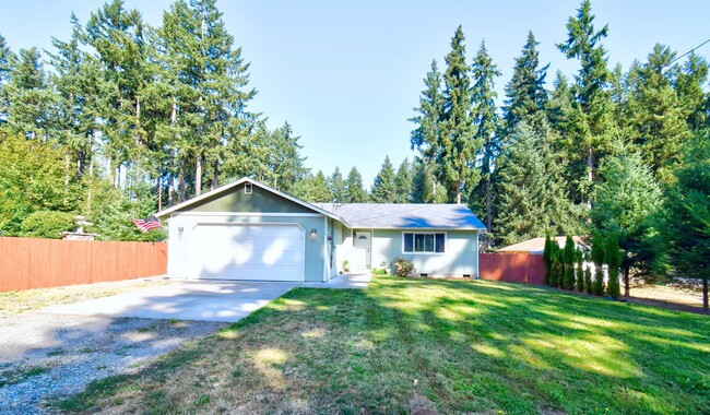 16928 Kalmia Ct SE in Yelm, WA - Building Photo - Building Photo