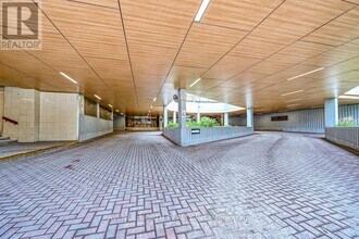 500 Laurier Ave W in Ottawa, ON - Building Photo - Building Photo