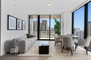 20 NE 11th St, Unit SI FL43-ID1592929P in Miami, FL - Building Photo