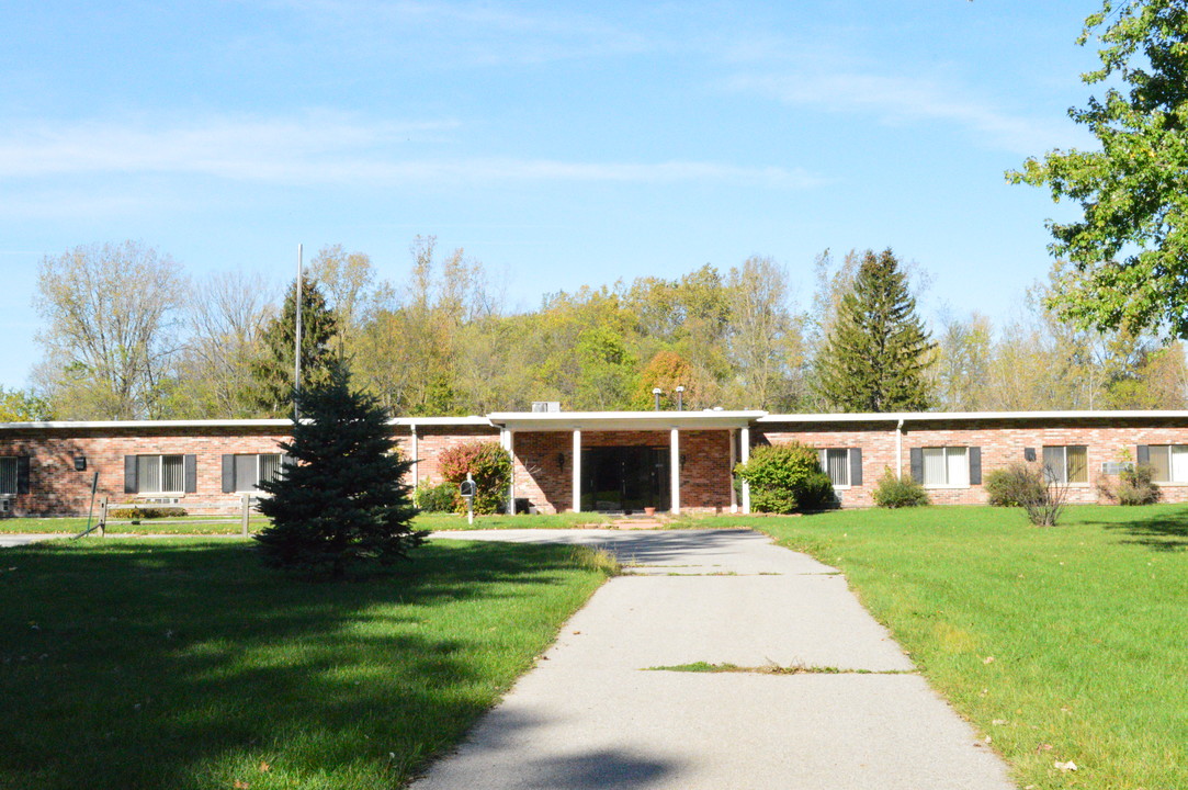 1000 W Erie St in Albion, MI - Building Photo