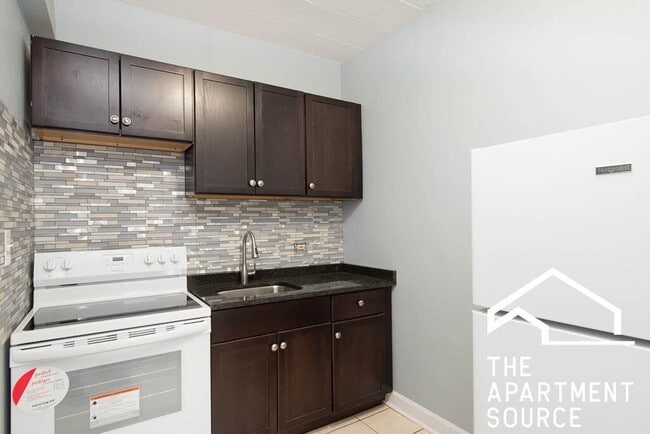 property at 1360 W Touhy Ave