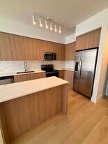 2596 NE 182nd Ter, Unit A2 in North Miami Beach, FL - Building Photo
