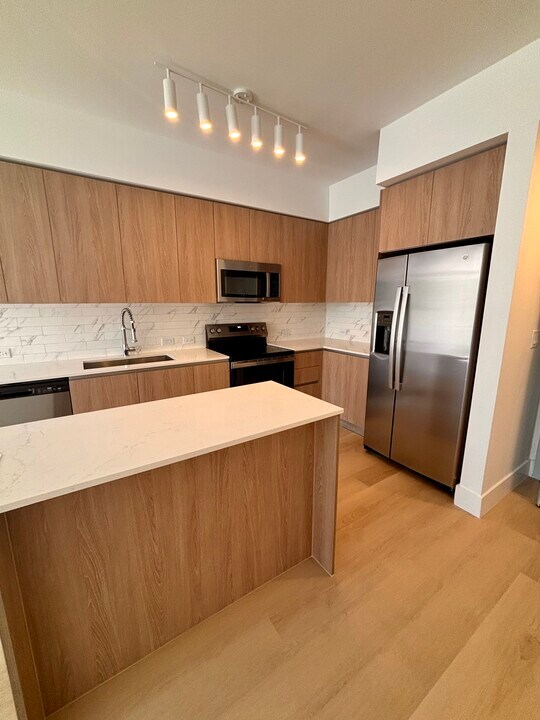 2596 NE 182nd Ter, Unit A2 in North Miami Beach, FL - Foto de edificio