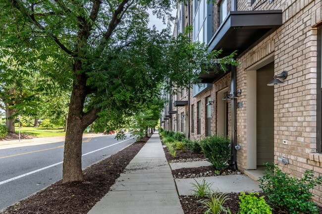 1009 N Lombardy St in Richmond, VA - Building Photo - Building Photo