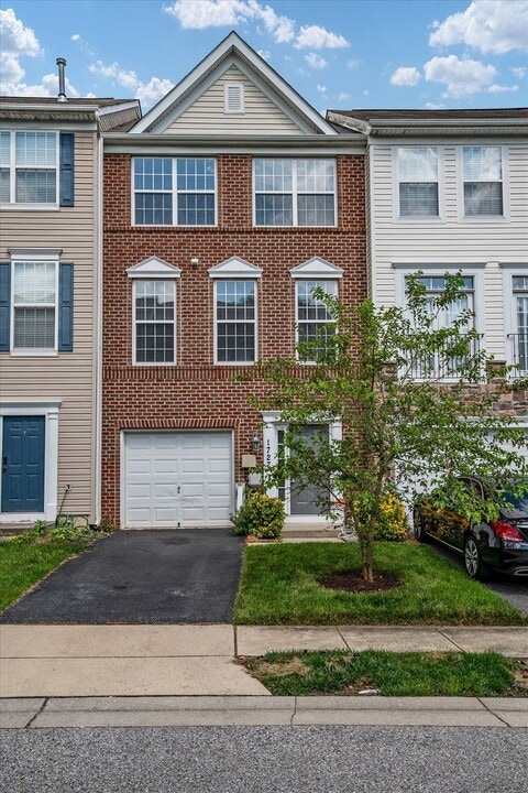 1727 Jennifer Meadows Ct in Severn, MD - Building Photo
