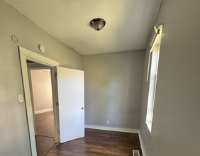 8835 S Commercial Ave in Chicago, IL - Building Photo - Building Photo