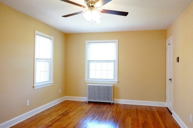 812 Greenwood Cir in Takoma Park, MD - Building Photo - Building Photo