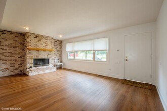 8223 Washington St in Niles, IL - Building Photo - Building Photo