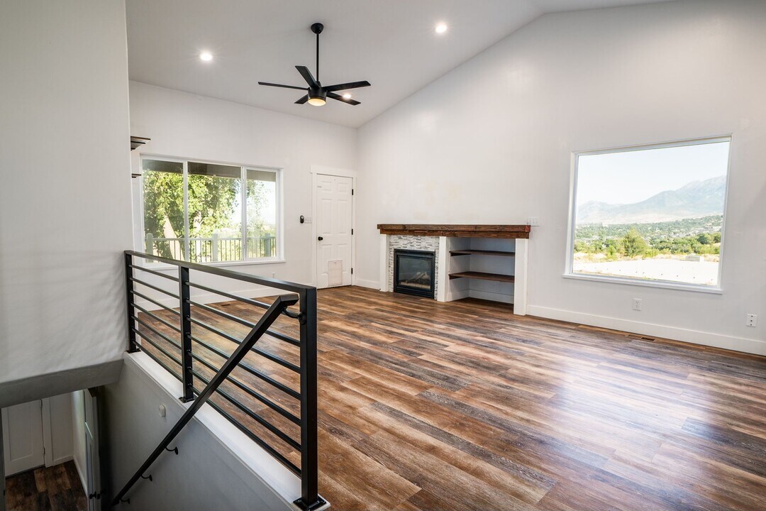 694 S Slate Canyon Dr in Provo, UT - Building Photo