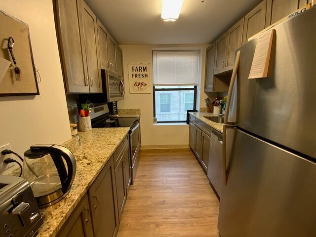 511 Beacon St, Unit 304 in Boston, MA - Foto de edificio - Building Photo