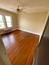 250 Central Ave, Unit Unit 2 in New Bedford, MA - Foto de edificio - Building Photo