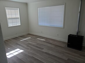 2139 Orchard Ave in Klamath Falls, OR - Building Photo - Building Photo