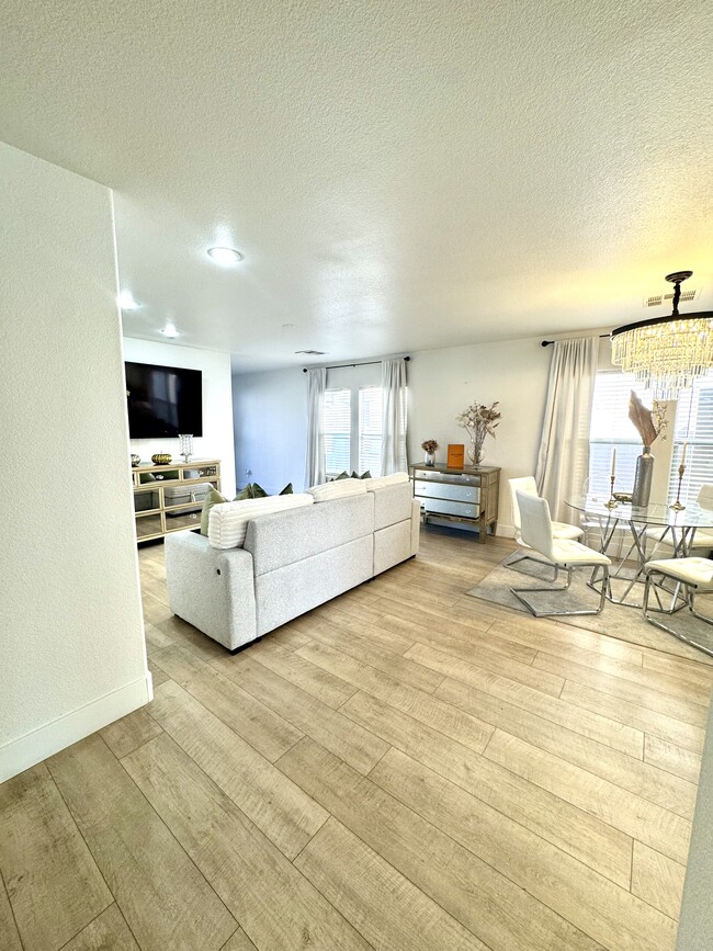 6377 Whispering Clouds Ct in Las Vegas, NV - Building Photo - Building Photo