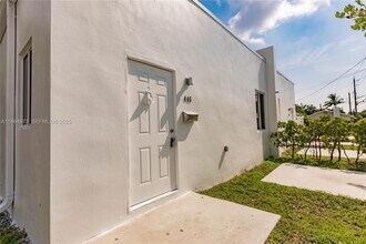 445 NW 77th St in Miami, FL - Building Photo - Building Photo