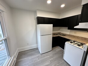 1103 University Pl, Unit C in Burlington, IA - Building Photo - Building Photo