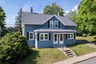 4044 Pine St, Unit 4044 Pine Street in Springfield, MA - Building Photo