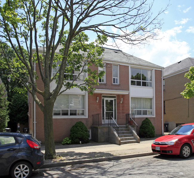 18 Norris Cres in Toronto, ON - Building Photo - Building Photo