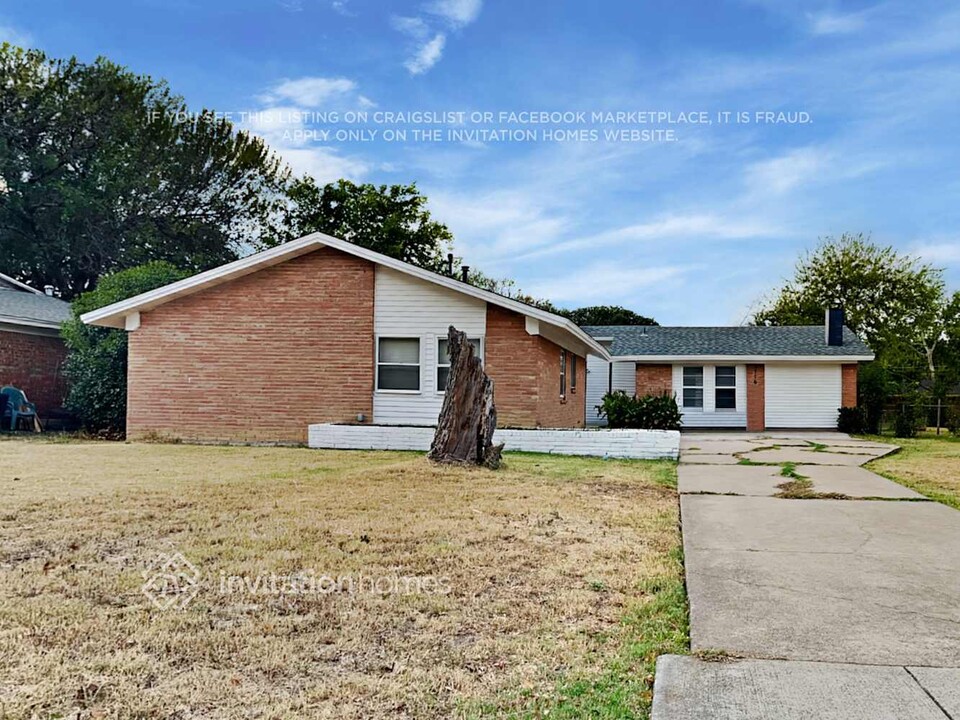 5716 Wheaton Dr in Fort Worth, TX - Building Photo