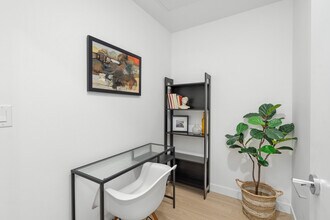 2450 Garden Dr in Vancouver, BC - Building Photo - Building Photo