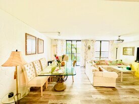 1800 Collins Ave, Unit 4J in Miami Beach, FL - Building Photo