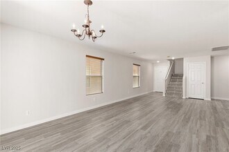 218 Lantana Breeze Dr in Las Vegas, NV - Foto de edificio - Building Photo