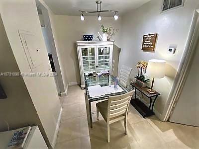 100 Sunrise Dr in Miami, FL - Building Photo - Building Photo