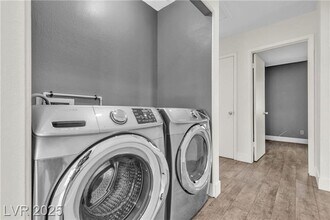 7608 Sea Wind Dr in Las Vegas, NV - Building Photo - Building Photo