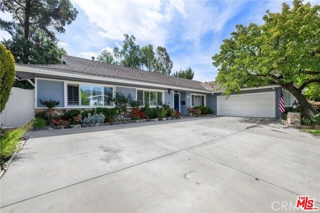 8204 Clemens Ave in Los Angeles, CA - Building Photo - Building Photo