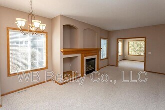 7725 Wistful Vista Dr in West Des Moines, IA - Building Photo - Building Photo