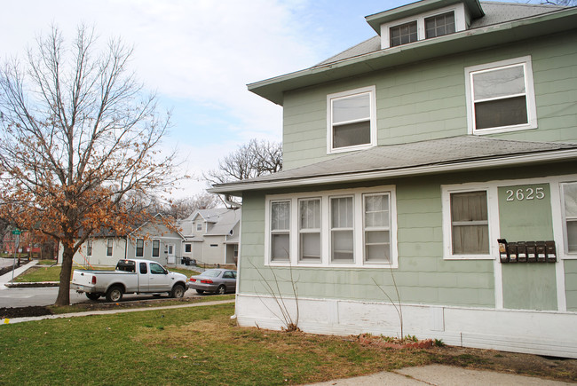 Cottage Grove Apartments in Des Moines, IA - Building Photo - Building Photo