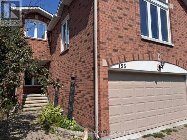 155 Springwater Dr in Ottawa, ON - Building Photo - Building Photo