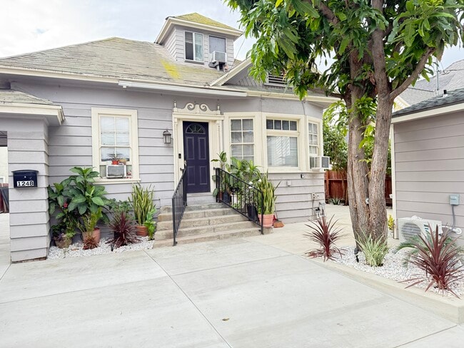 1248 W 24th St, Unit 1