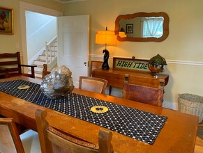 1975 Houston Rd in Phoenix, OR - Building Photo - Building Photo