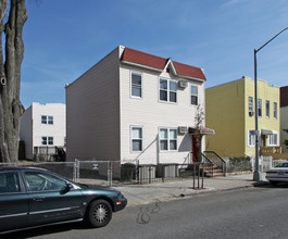 731 40th St in Brooklyn, NY - Foto de edificio - Building Photo