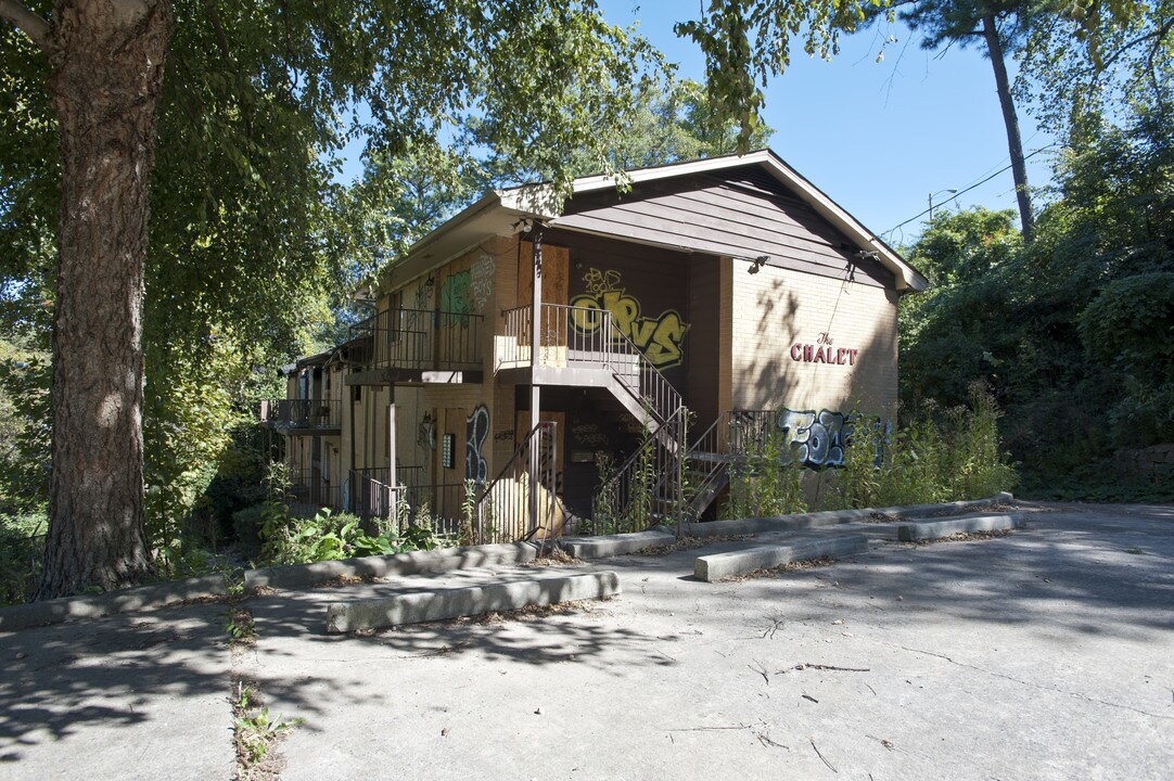 The Chalet in Atlanta, GA - Building Photo