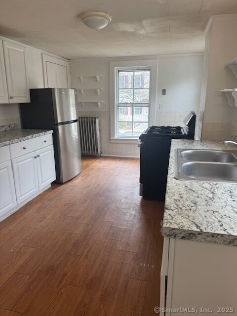 75 Chestnut St in Bethel, CT - Building Photo