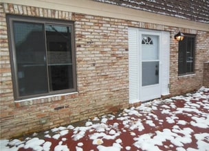 1651 Mentor Ave in Painesville, OH - Foto de edificio - Building Photo