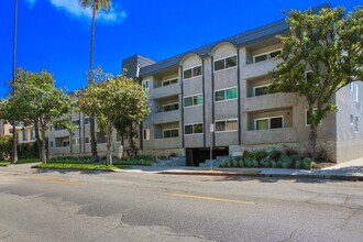 720 Louise in Glendale, CA - Foto de edificio - Building Photo