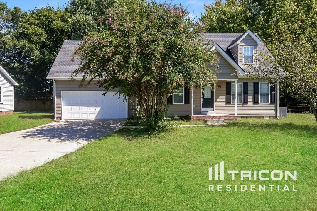 1526 Amberwood Cir in Murfreesboro, TN - Building Photo